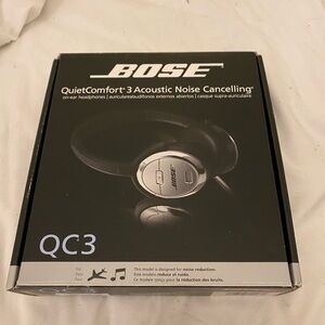 Bose quiet comfort 3 acoustic noise canceling headphones- nwot